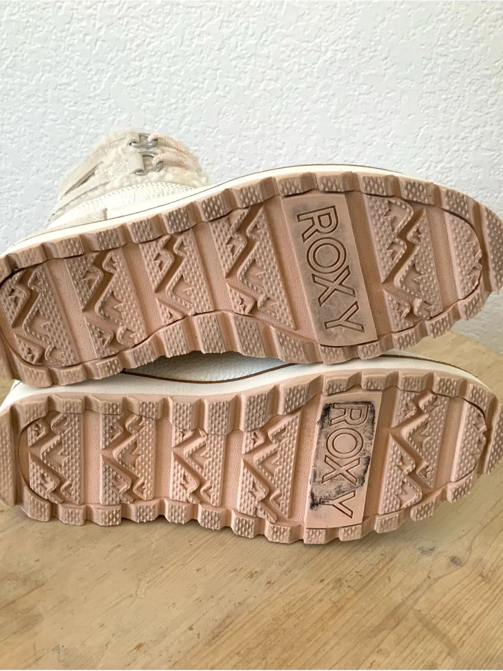 NWT ROXY ALPINE waterproof boot’s off-white Brandi II Lace-Up women’s sz 8.5